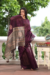 KAVVYA SOFT & LIGHT WEIGHT WINE HANDLOON WEAVING LINEN SAREE WITH BEAUTIFUL BIG FLORAL MOTIFS IN SILVER ZARI WITH CONTRAST OLIVE GREEN PALLU AND BLOUSE